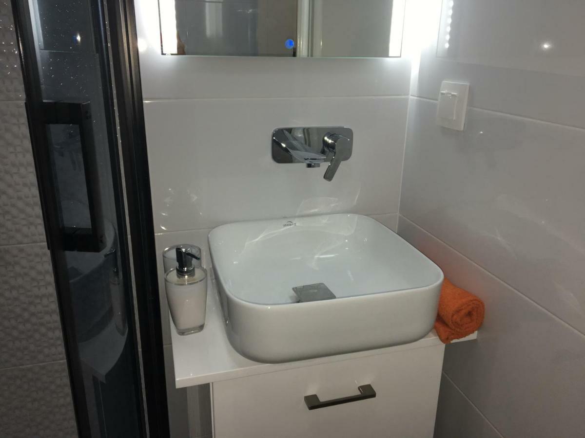 Apartament Emilia Apartment วอร์ซอ ภายนอก รูปภาพ