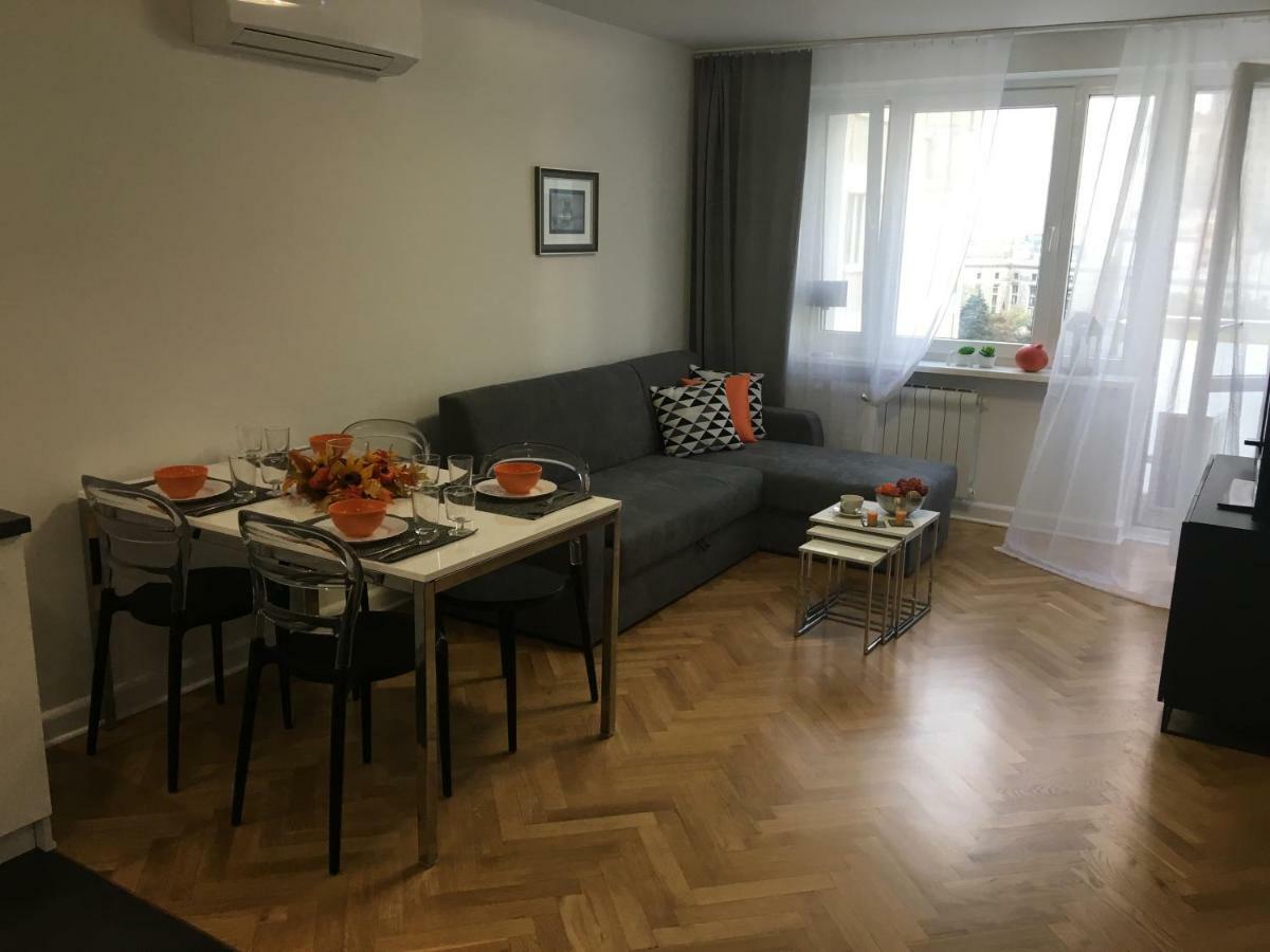 Apartament Emilia Apartment วอร์ซอ ภายนอก รูปภาพ
