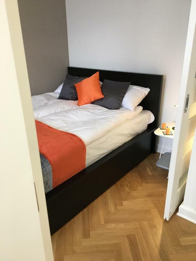 Apartament Emilia Apartment วอร์ซอ ภายนอก รูปภาพ