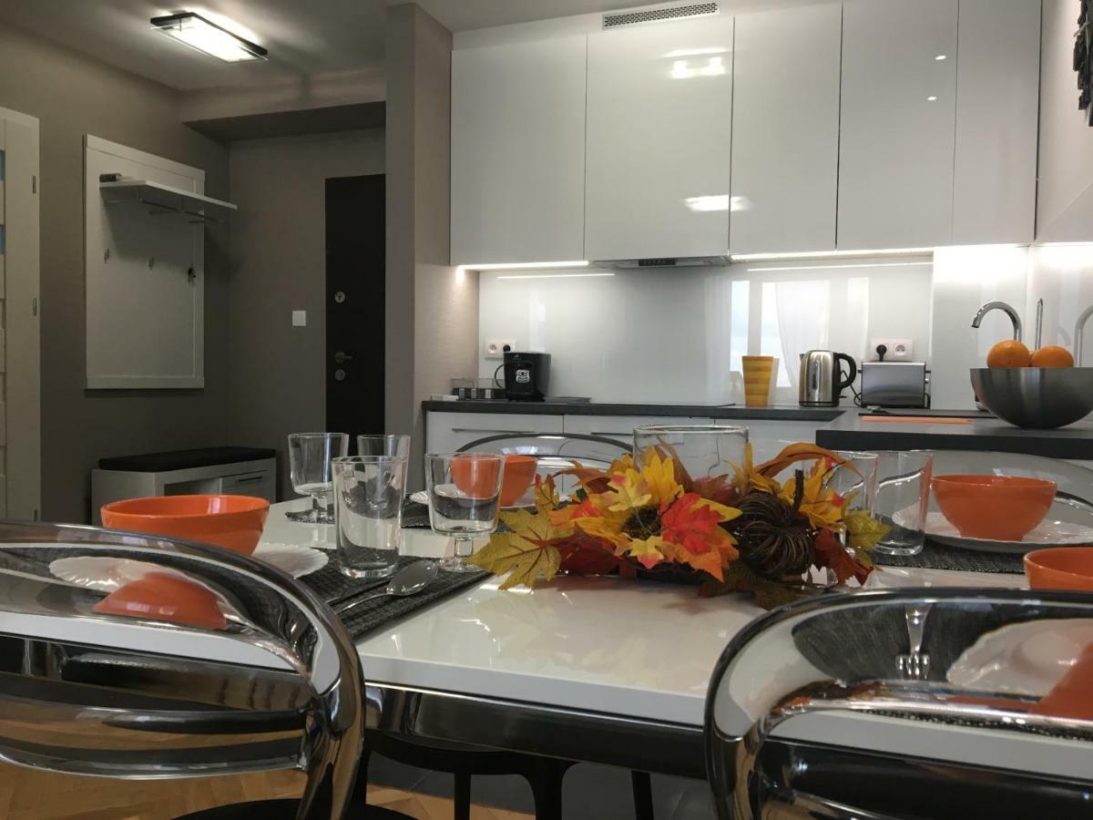 Apartament Emilia Apartment วอร์ซอ ภายนอก รูปภาพ